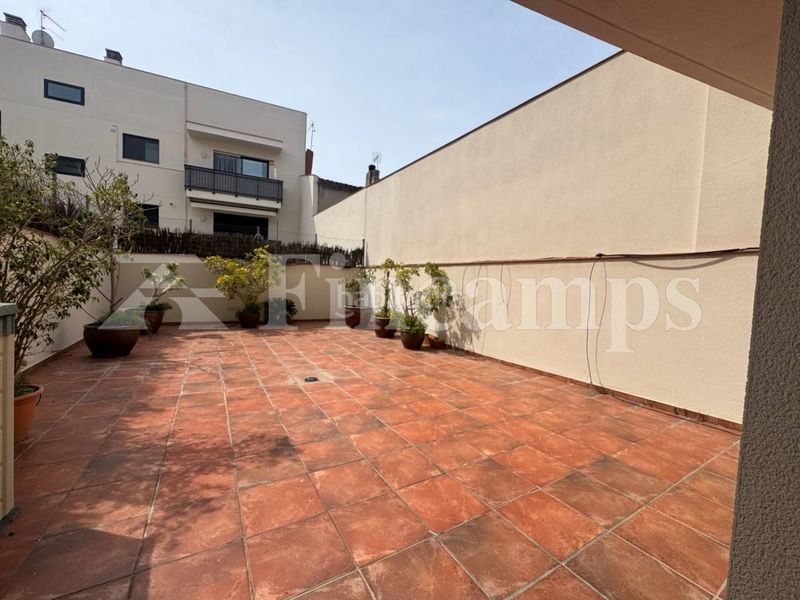 Foto 4582708f-fd54-446d-b0d2-1218d61f5da7. Casa amb calefacció aparcament a Centre Sabadell