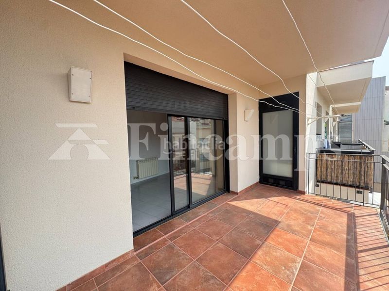 Foto f219f488-2c9a-473b-8073-4bb058ca1e4b. Casa amb calefacció aparcament a Centre Sabadell