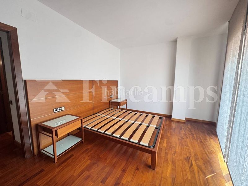 Foto f239ca89-5e49-46c9-8ce8-81c89ab68eba. Casa amb calefacció aparcament a Centre Sabadell