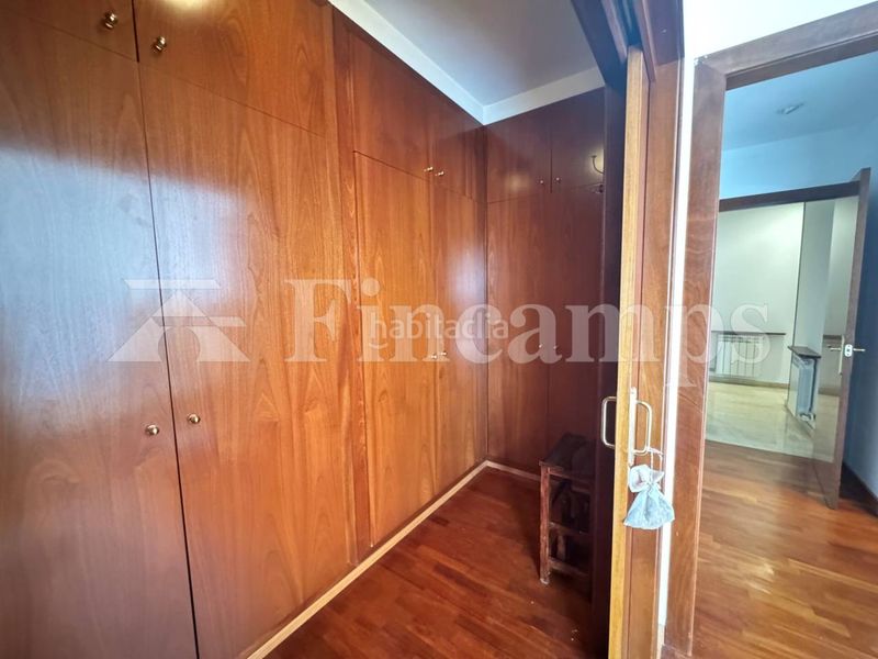 Foto f2e7d971-ff2e-4cbf-bed6-2da3e1f9f05e. Casa amb calefacció aparcament a Centre Sabadell