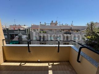 Penthouse  Calle sol. Àtic amb sortida i 4 habitacions a ple centre