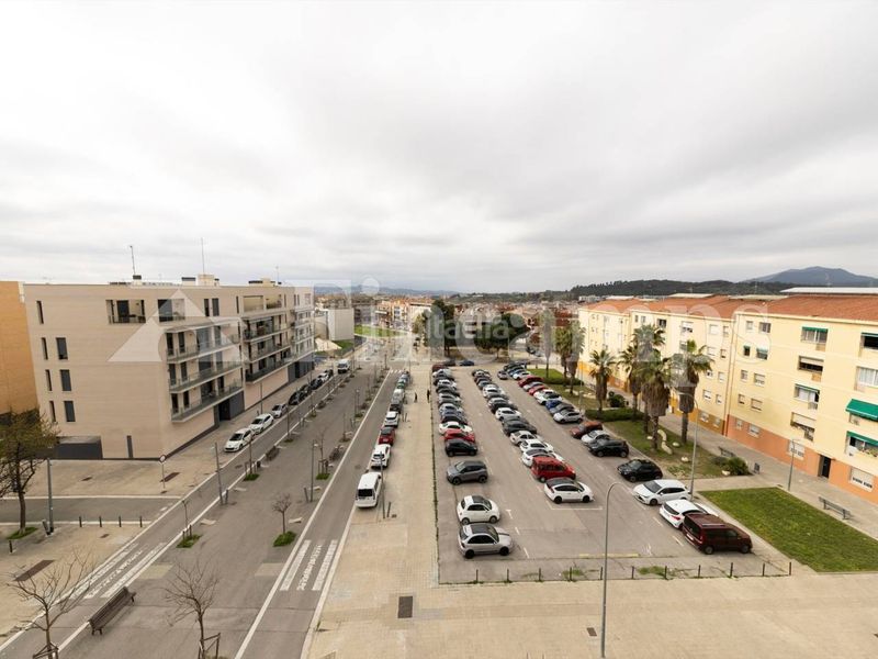 Foto 112928d6-fa87-4e9e-a233-060fd0d8d838. Àtic amb calefacció aparcament a Can Roca Terrassa