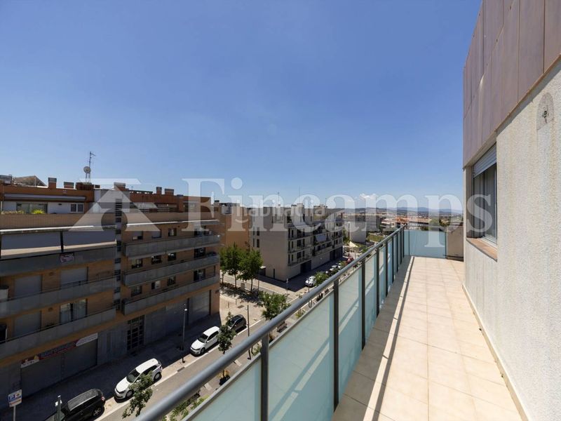 Foto 1a6d9410-a2a4-4395-adde-dac7b366391c. Àtic amb calefacció aparcament a Can Roca Terrassa