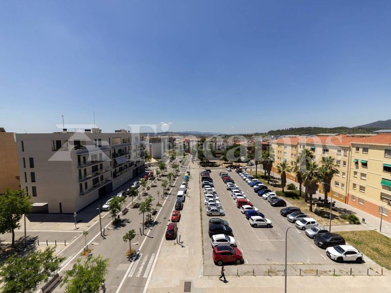 Foto d2d9e710-dcca-4b94-bd00-dfff725c4505. Àtic amb calefacció aparcament a Can Roca Terrassa