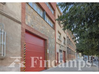 Rent Industrial building in Calle doctor almera 83. Nave de 1.065 en can feu