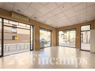 Local Comercial en Calle Mossèn Gaietà 1