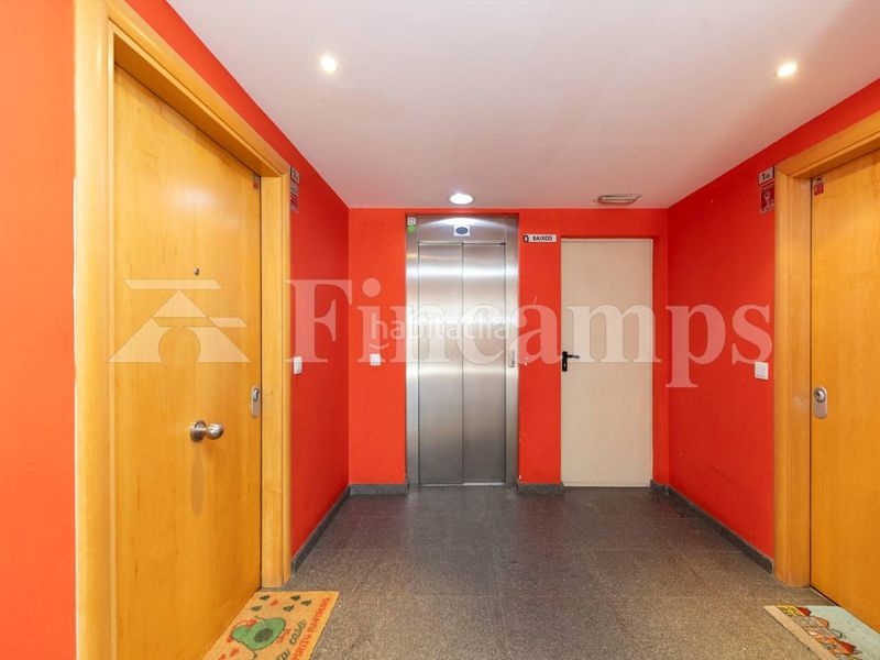 Foto b5ebe92d-7700-4ebe-aff5-c26a96f74053. Pis amb aparcament piscina a Centre Sabadell
