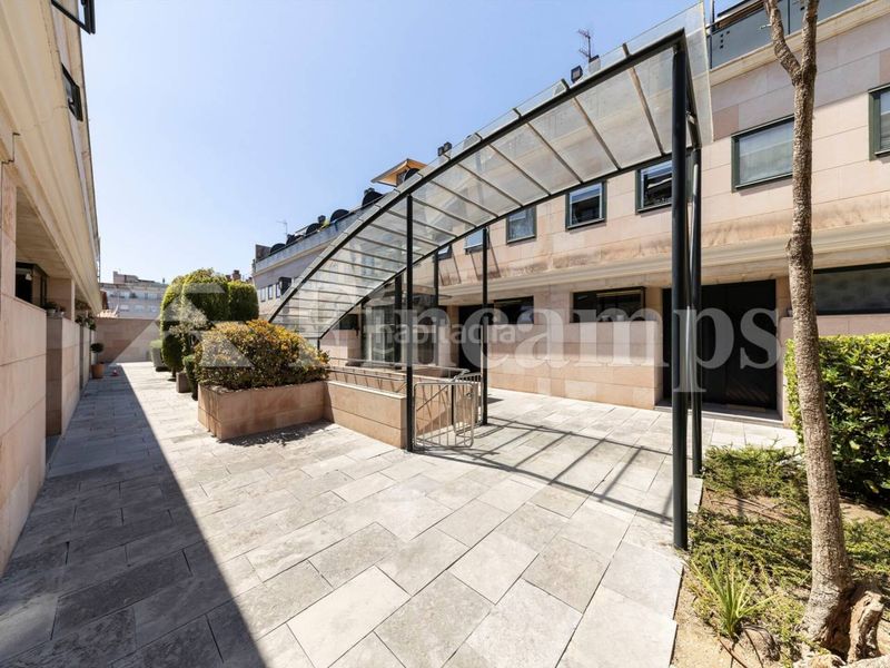 Foto c26e30ac-9e9c-4351-84ef-e9449a5c0bbb. Casa amb calefacció aparcament a Centre Sabadell