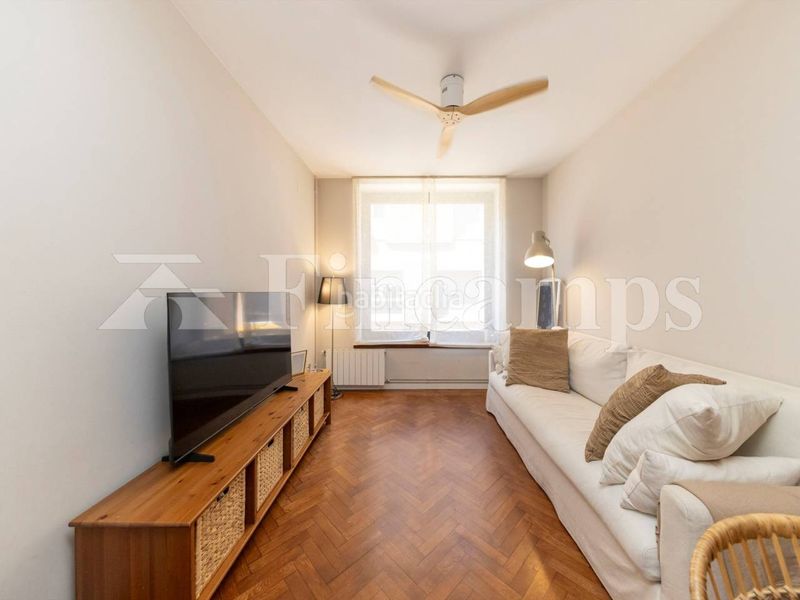Foto dd0375d9-4ac7-4b3a-ab09-4699975b65c4. Casa amb calefacció aparcament a Centre Sabadell