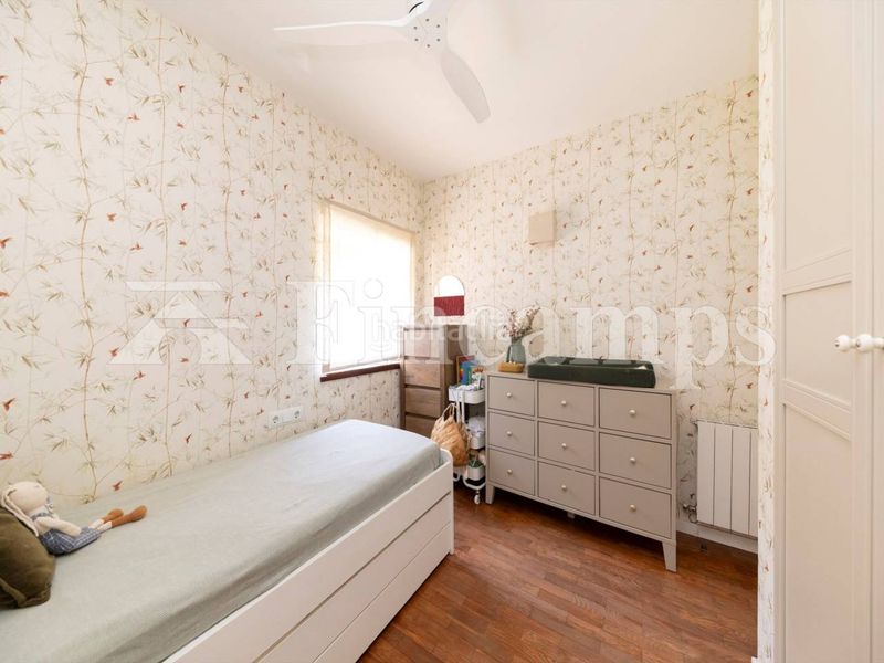 Foto e2ca22f6-de64-4902-8694-5e0945c1c843. Casa amb calefacció aparcament a Centre Sabadell