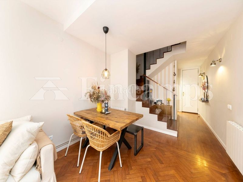 Foto f33eb3ef-32c4-484a-937e-5b9a4c160246. Casa amb calefacció aparcament a Centre Sabadell