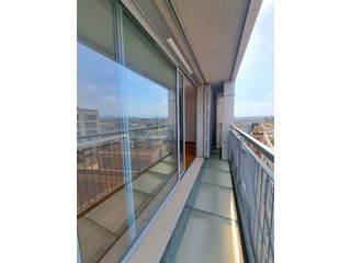 Lloguer Pis a Plaza bosch i gimpera 9. Piso nuevo de cuatro habitaciones