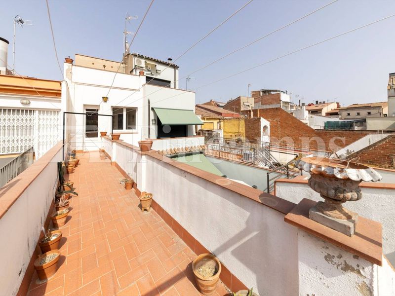 Foto 1cef071f-77df-47e5-9349-9d38e0fff0ac. Casa a Centre Sabadell
