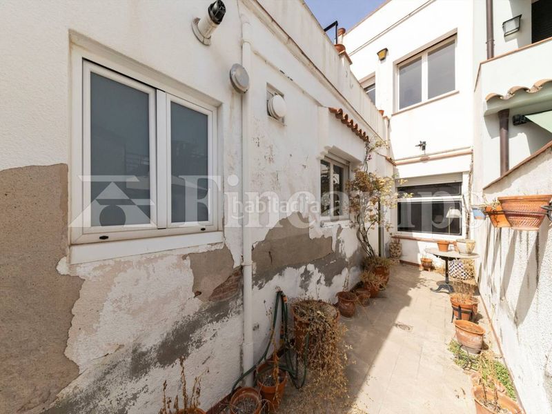 Foto 67b89fd8-b1ae-4b63-9be4-e7d17c49fa4b. Casa a Centre Sabadell