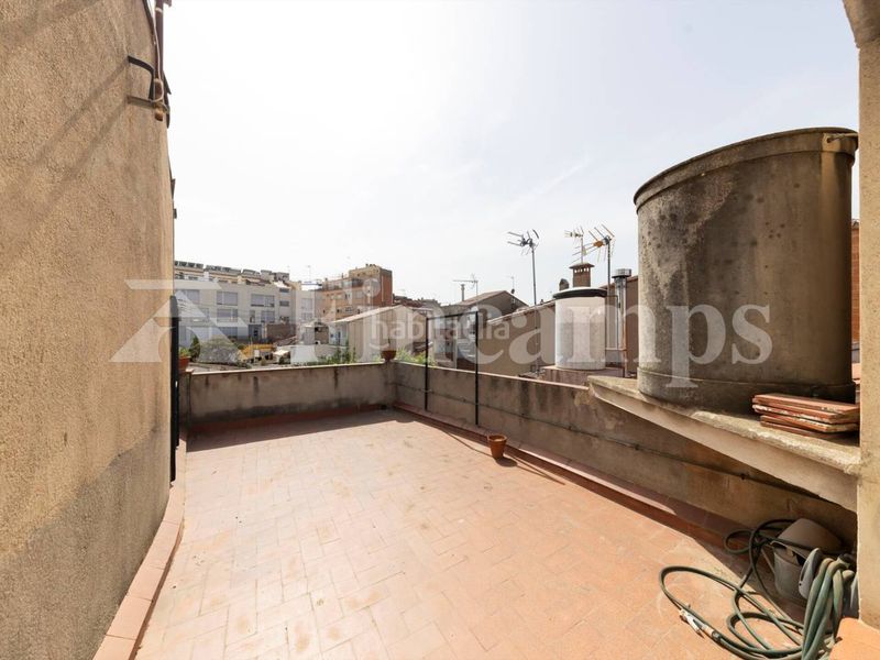 Foto 987d30b1-e50b-42c9-a932-91133d117c2f. Casa a Centre Sabadell