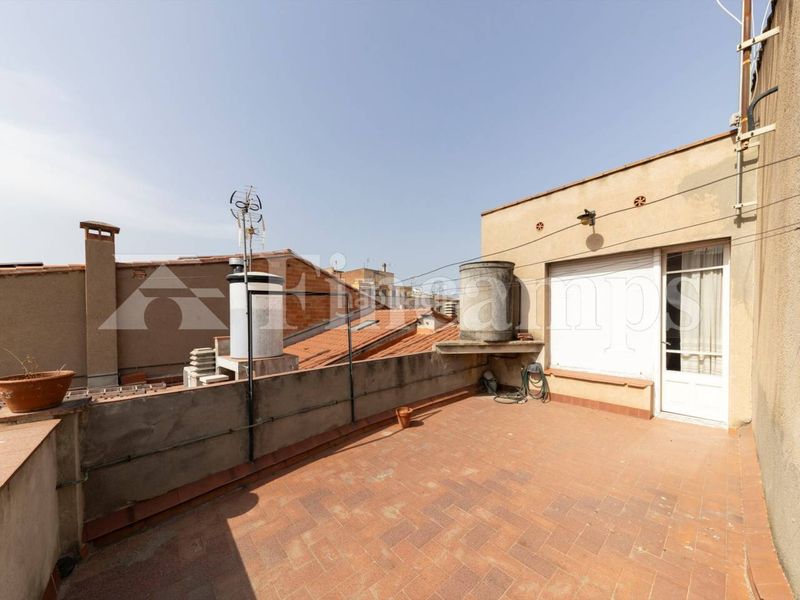 Foto 9a199a48-da17-439a-9b38-d6c21541d837. Casa a Centre Sabadell