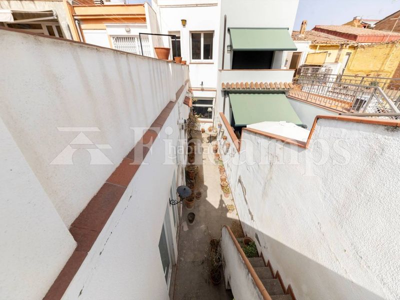 Foto d3589524-437f-4566-9286-03b34c896a0c. Casa a Centre Sabadell
