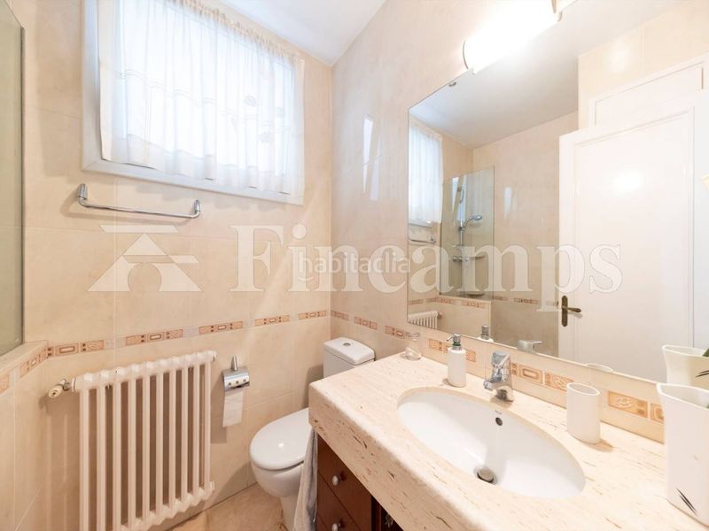 Foto dec82bf7-88d9-4557-9437-63a2b46361f7. Casa a Centre Sabadell
