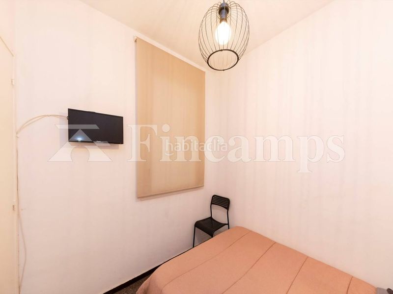 Foto f4672858-1f69-4b1d-8b3a-78748899d87f. Pis amb aparcament a Creu Alta Sabadell