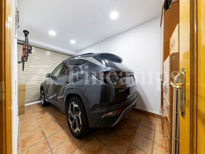 Foto c5d075f1-6661-4e20-8740-85acfd9c517e. Casa amb calefacció aparcament a Centre Sabadell