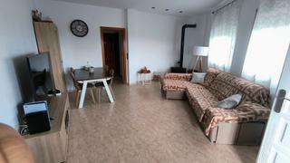 Casa a Cànoves i Samalús. Casa con dos viviendas independientes