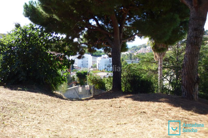 Foto d053b509-b08d-4990-8750-6ee90e48fda4. Terreny residencial a Tiana