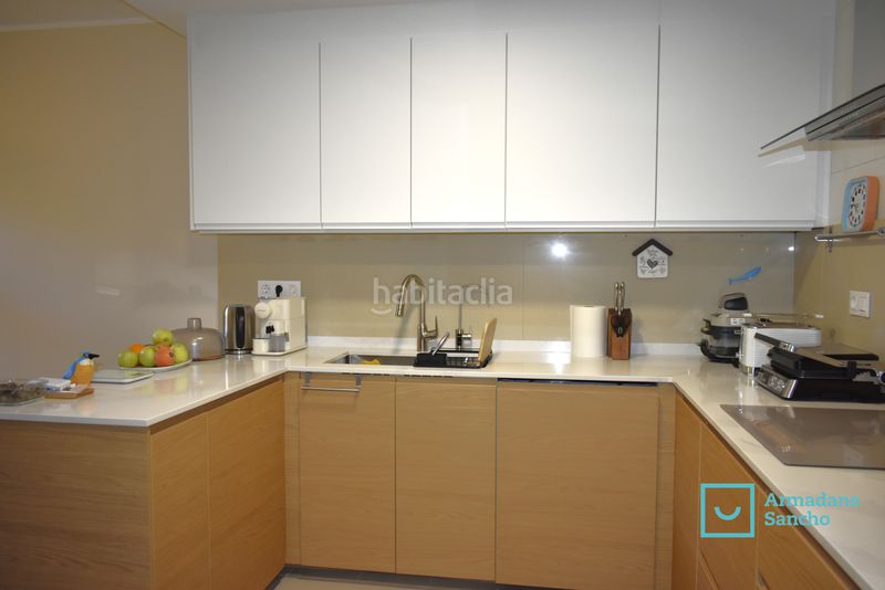 Foto 0740cc0f-fa71-4009-a6c0-572afa5f3b01. Casa adossada amb xemeneia calefacció aparcament a Tiana