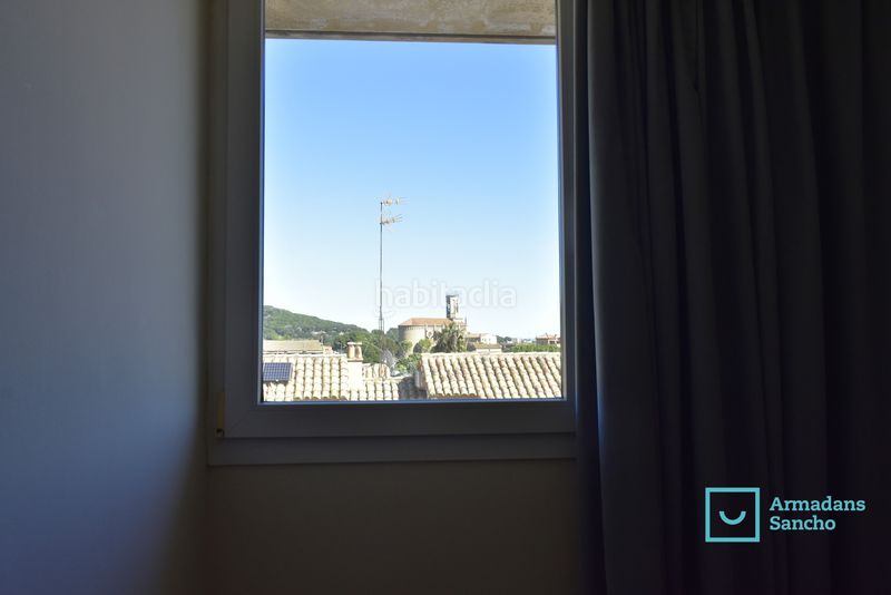 Foto 0cd88b84-e064-4848-9bfc-454d847a907b. Casa adossada amb xemeneia calefacció aparcament a Tiana