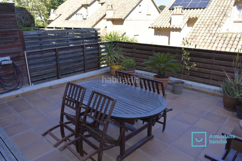 Foto 1b354a02-9ec7-403a-9ce0-224f6adb2a9b. Casa adossada amb xemeneia calefacció aparcament a Tiana