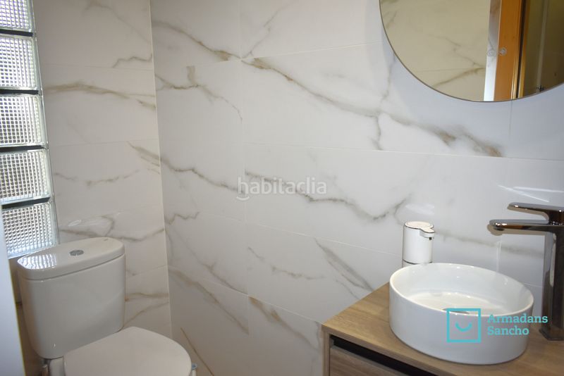 Foto 44e3e417-e515-4e96-a4c1-0503b162d105. Casa adossada amb xemeneia calefacció aparcament a Tiana