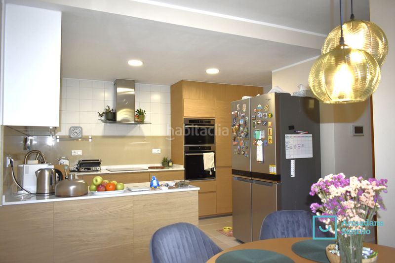 Foto 6b280c74-99c3-4a0a-9c3d-e843d84ac247. Casa adossada amb xemeneia calefacció aparcament a Tiana