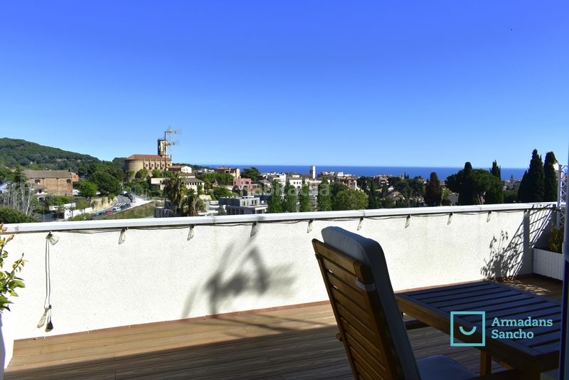 Foto 839a81a9-98e8-4396-87b9-1e3d5b369c26. Casa adossada amb xemeneia calefacció aparcament a Tiana