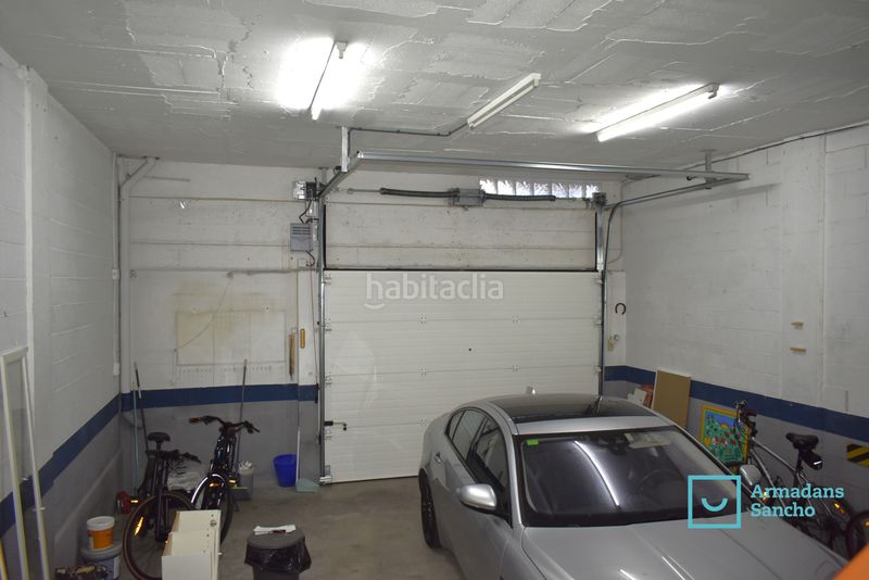 Foto 8e22eb6b-7233-4bb7-89c2-5f3d756bd206. Casa adossada amb xemeneia calefacció aparcament a Tiana