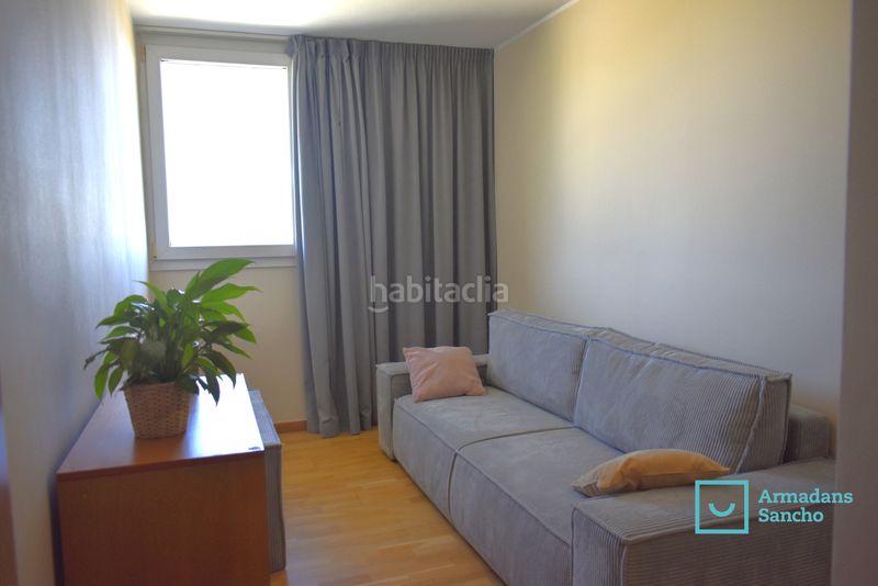 Foto 962d3eee-f747-4d67-a9e6-6822df05e431. Casa adossada amb xemeneia calefacció aparcament a Tiana