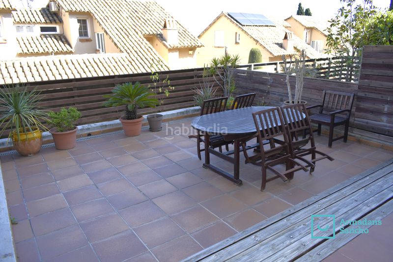 Foto e029cd89-04d3-41b3-8ce5-8e2de204077f. Casa adossada amb xemeneia calefacció aparcament a Tiana