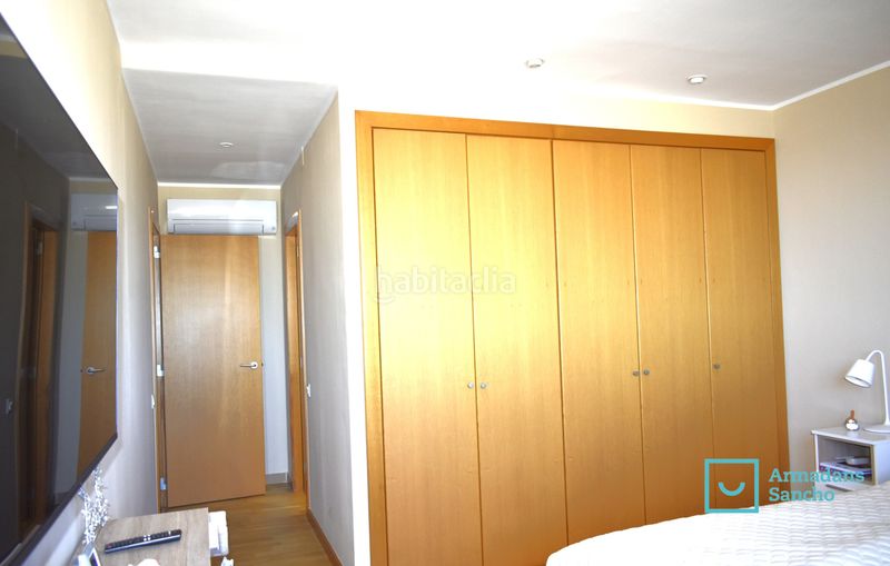 Foto ed03e59b-313b-44dd-be2c-41bae0a385de. Casa adossada amb xemeneia calefacció aparcament a Tiana