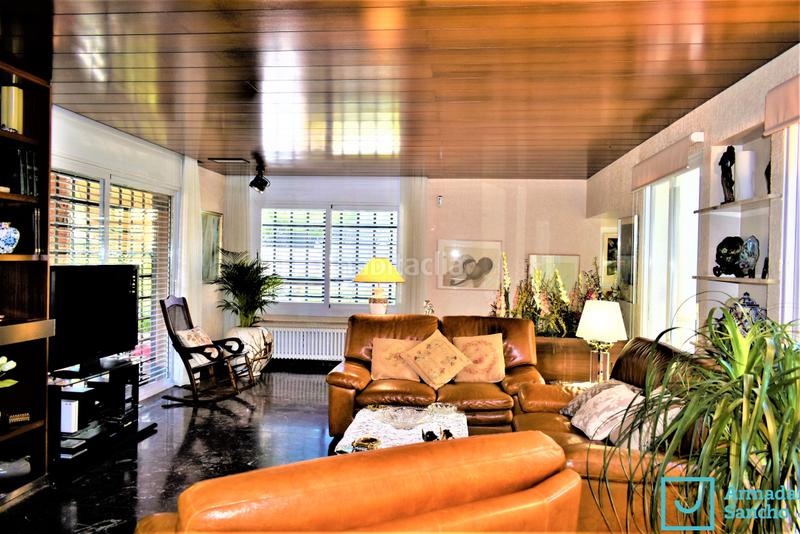 Foto 100f1325-5dbc-4c67-b111-5ac9a6d154f0. Xalet amb calefacció aparcament piscina a Tiana