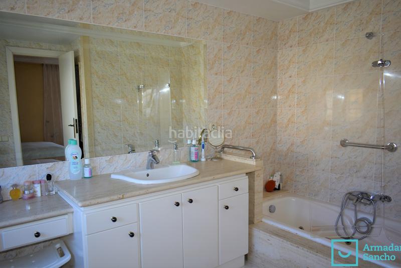 Foto 30945916-fab5-440a-91d2-9f3c98b48a9f. Xalet amb calefacció aparcament piscina a Tiana