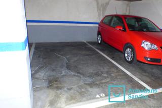 Location Parking voiture  Carrer de provença. Plaza de parking en provença
