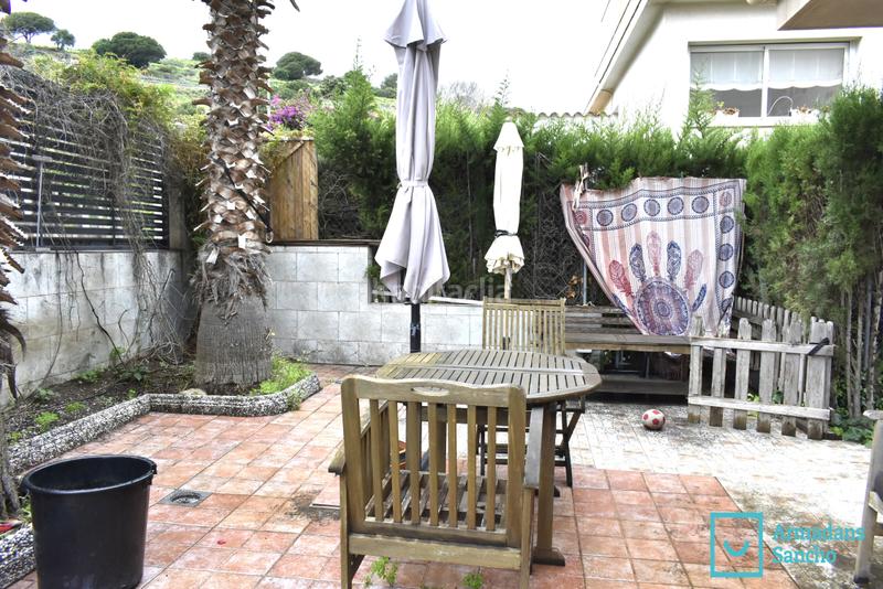 Foto 0aa73ad9-1aef-4f75-a805-95506db957cd. Casa bifamiliare con camino riscaldamento parcheggio in Tiana