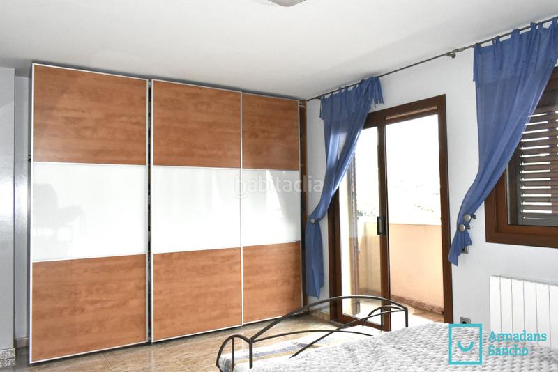 Foto 1c43ae38-f08f-4c5d-9cd9-4835e5520894. Casa bifamiliare con camino riscaldamento parcheggio in Tiana