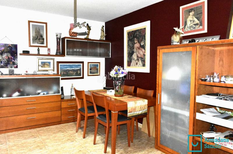 Foto 39ddfdc4-7442-465e-a749-7c29099f41be. Casa bifamiliare con camino riscaldamento parcheggio in Tiana