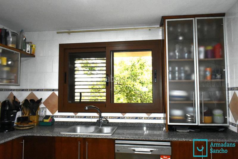 Foto 642fb33f-a851-4d06-a5a1-d95e2bed289d. Casa bifamiliare con camino riscaldamento parcheggio in Tiana