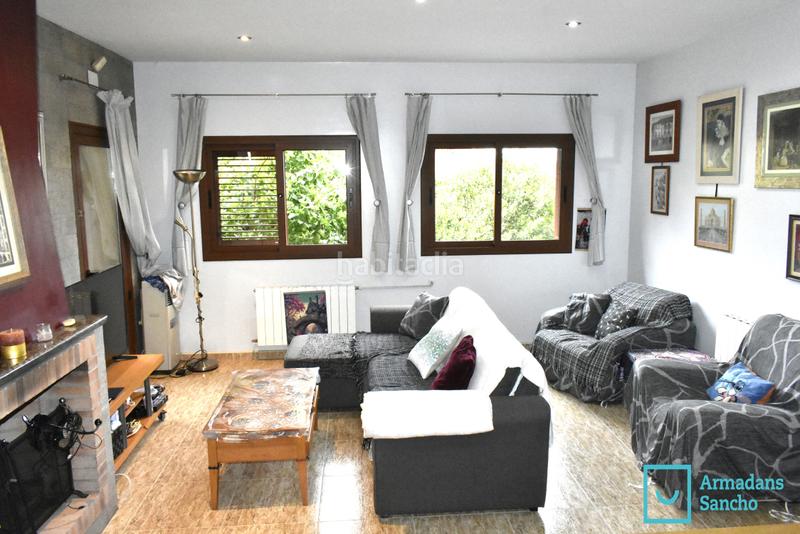 Foto 80ee5e9c-97ee-4eb0-93d6-c09b53fc9ffb. Casa bifamiliare con camino riscaldamento parcheggio in Tiana