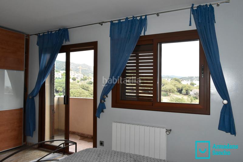 Foto 92a0d0e5-1ba6-4f06-ad78-b27a892995f1. Casa bifamiliare con camino riscaldamento parcheggio in Tiana