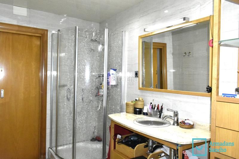 Foto a7d79c7b-4f43-49b6-9ced-fb9b1c503cf0. Casa bifamiliare con camino riscaldamento parcheggio in Tiana