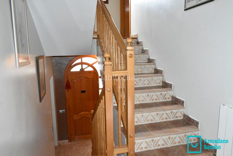 Foto b8532f81-96dc-42fc-9d4c-2b55eec948f4. Casa bifamiliare con camino riscaldamento parcheggio in Tiana