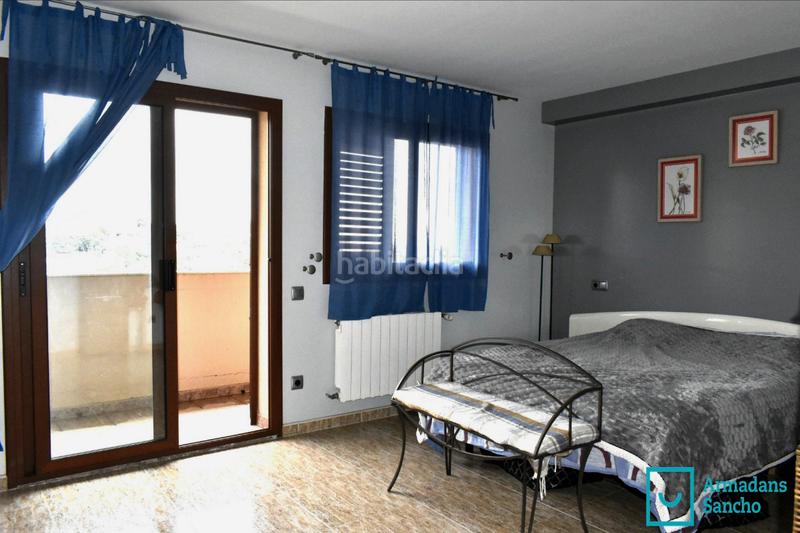 Foto eb5ae5eb-1b53-4ea1-8b79-d7ecf08db05f. Casa bifamiliare con camino riscaldamento parcheggio in Tiana