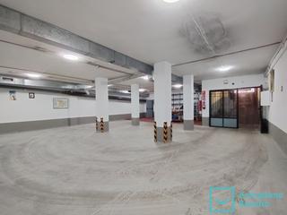 Location Local commercial  Carrer de valència. Alquiler de local en calle de valencia