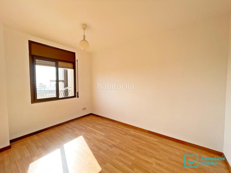 Foto bc53b7b9-6d7b-480b-801b-8335aaa1c016. Piso en carrer de berenguer mallol 5 piso con vistas al mar en Barcelona
